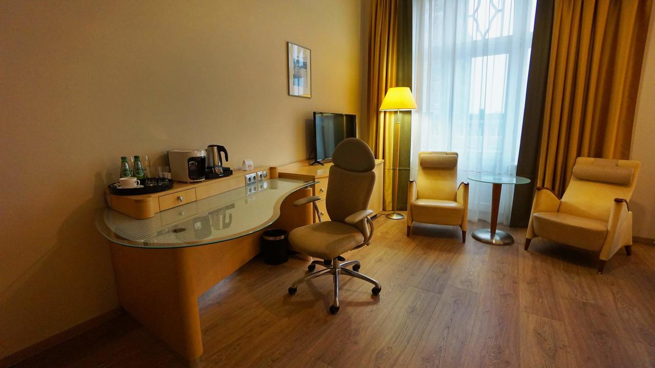 Brass Suites Лодзь Екстер'єр фото